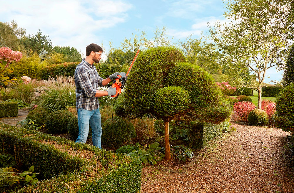 Black Decker Hedge Trimmer 45cm 420w Clevedon DIY